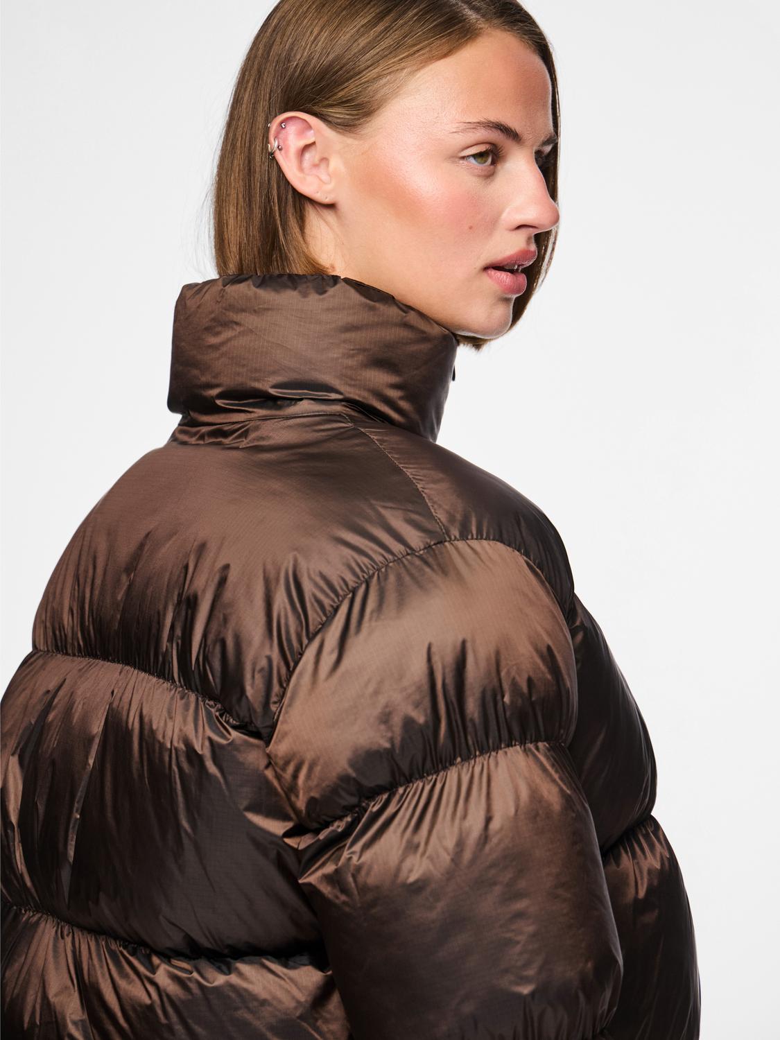 model_shot-detail